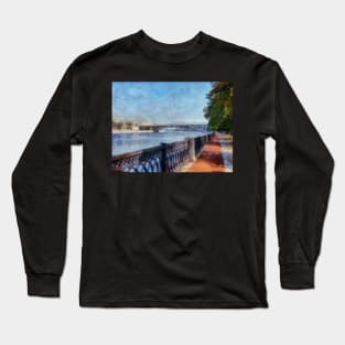 Red embankment Long Sleeve T-Shirt